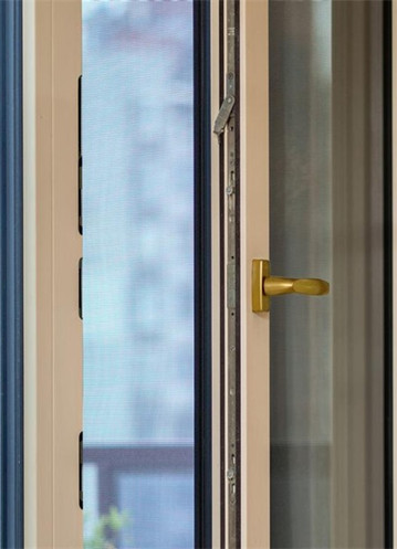 为什么德国人喜欢内开内倒的铝包木窗？