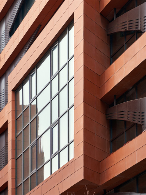 暴雨天气下，窗户如何才能更加防水？