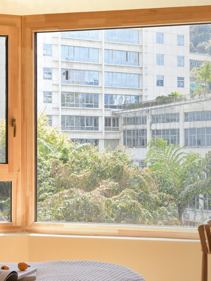 其他房间先等等，卧室的窗户我一定要换！