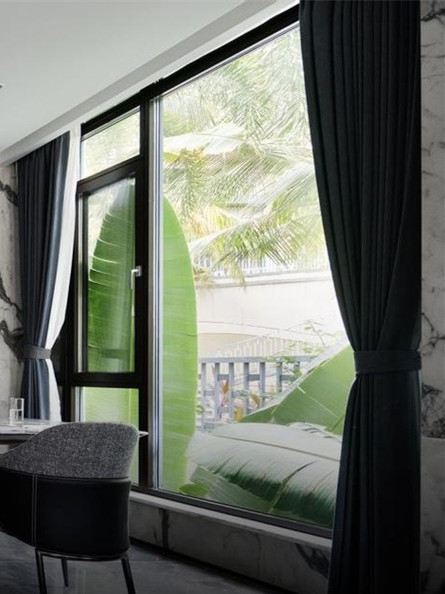 断桥铝和塑钢封阳台，哪个保温更好？